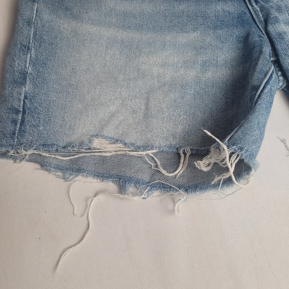 GAP Denim Buttonfly Midrise Boyfriend Frayed Hem Shorts Size 27/4R